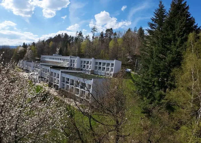 Barbara Jaszowiec 乌斯特龙